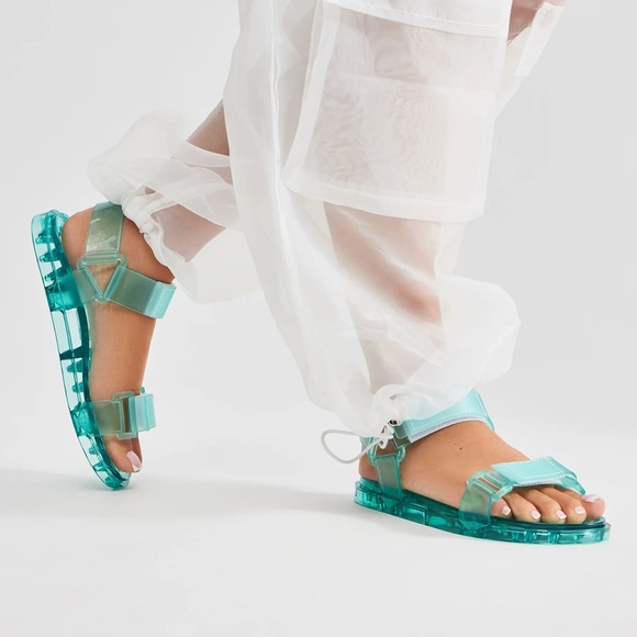 🩴 Turquoise Jelly’s 🩴 - Picture 1 of 2
